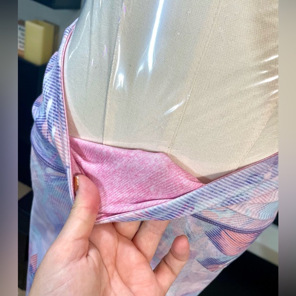 Peloton x WITH floral 2k blue pink bra & matching crop leggings set, size medium - Picture 7 of 16